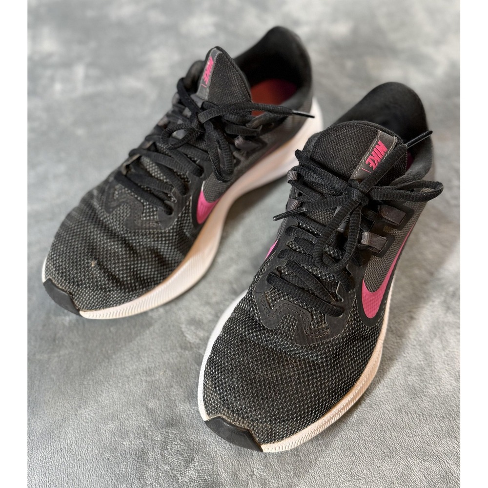 Nike Running Shoes Womens Size 8 Black Gray Pink Swoosh Athletic AQ7487-007